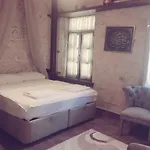 Harmoni Bed & Breakfast *